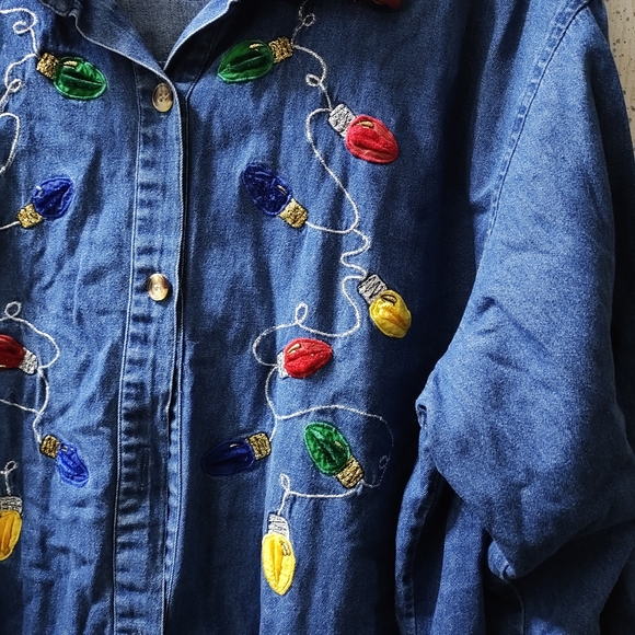 Rhythm Blue Christmas Denim Button-Up Shirt Women's XL Embroidered Clean - Picture 4 of 12